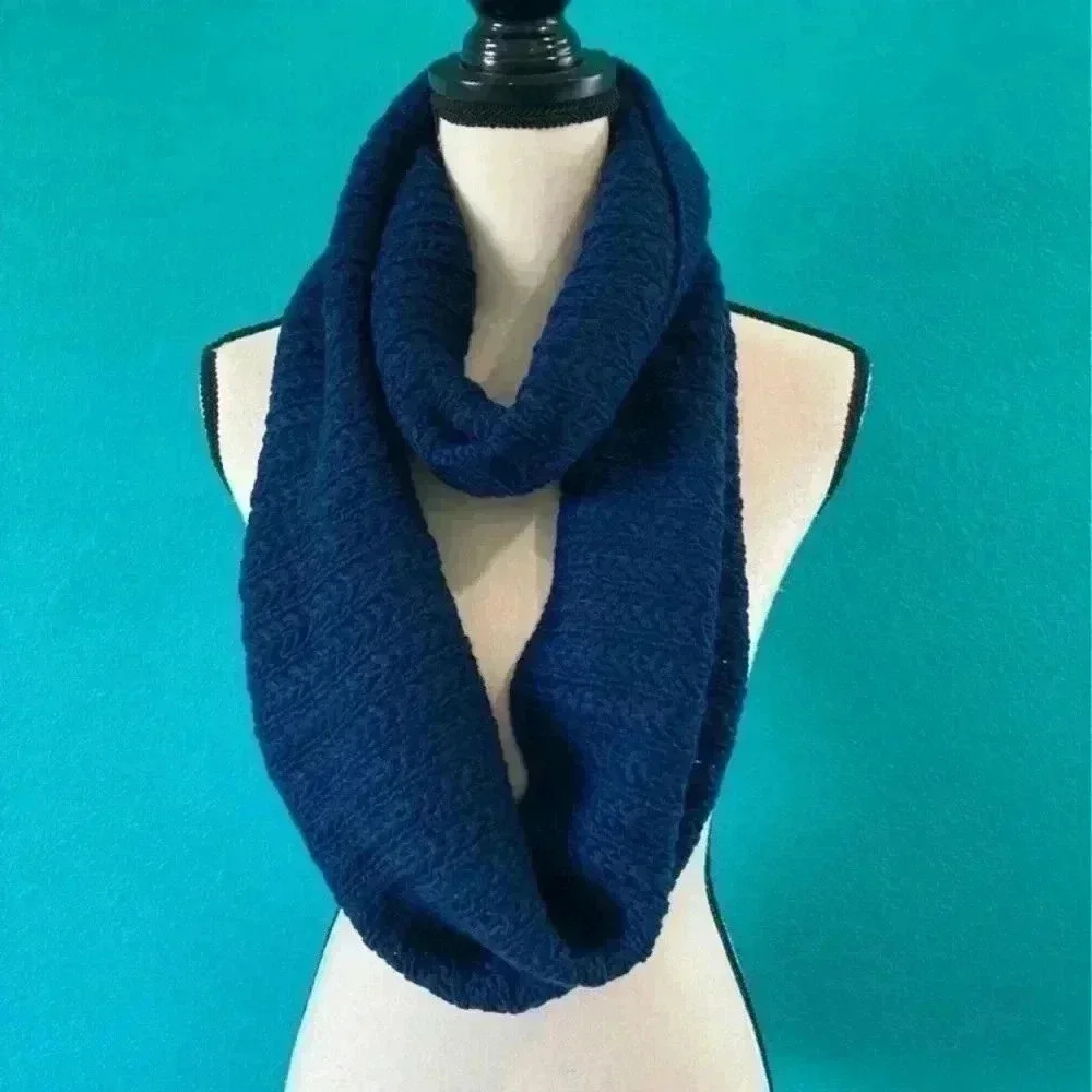 ⭐️ Blue infinite scarf
